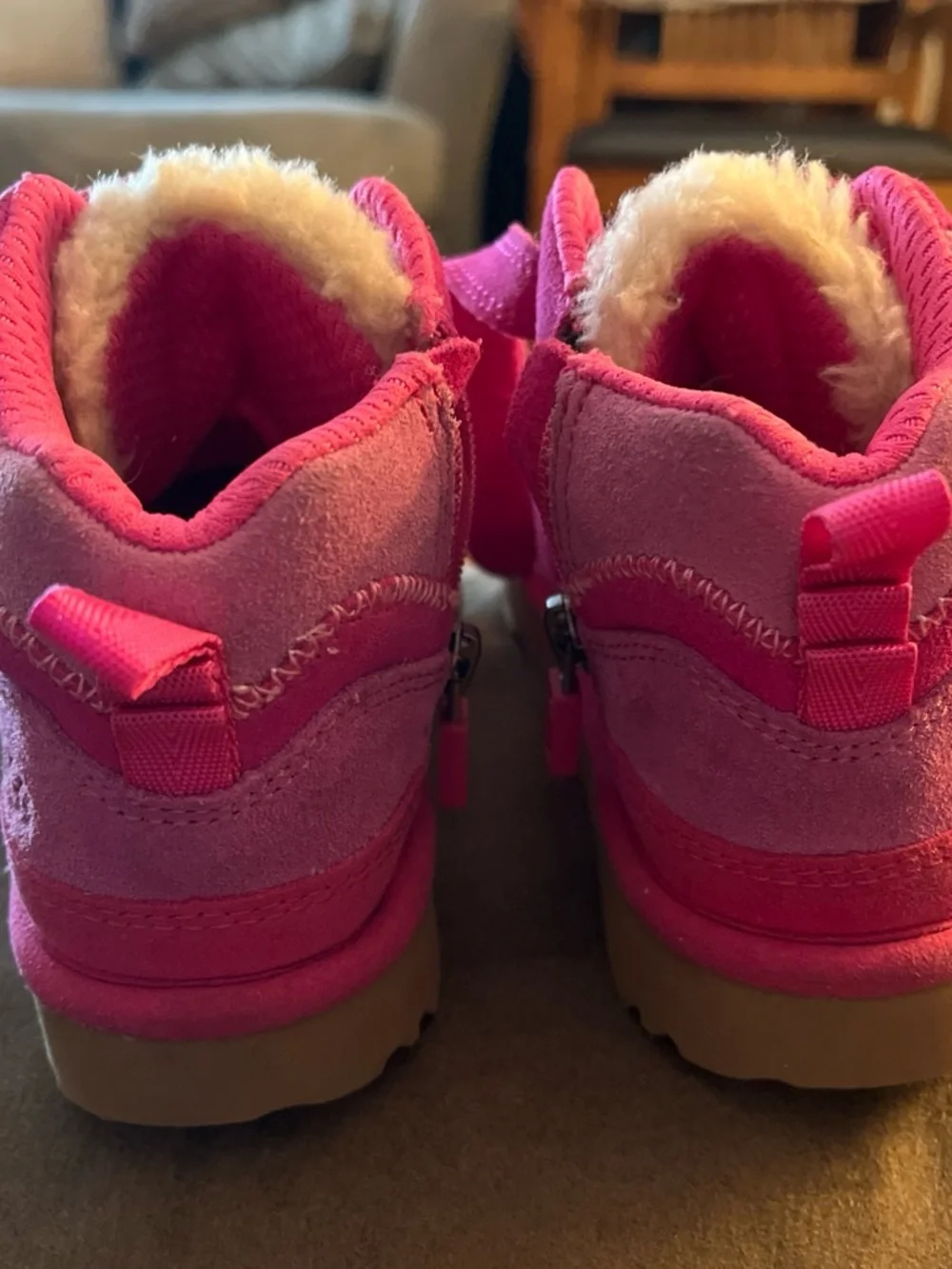 UGG kids pink